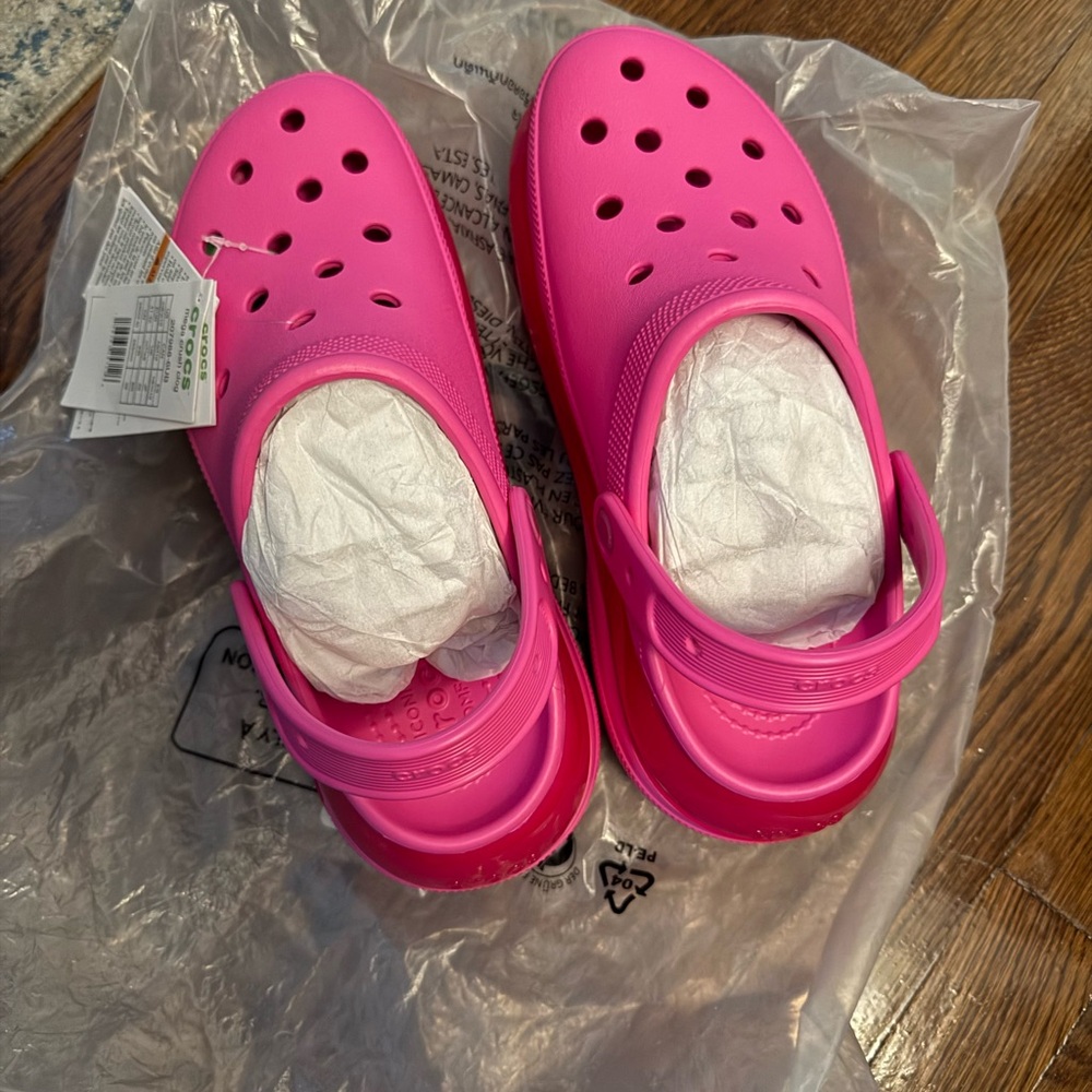 CROCS Pink Wedge Shoes with Perforated Design